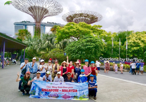 Hình kỷ niệm tour 2 nước Singapore - Malaysia 4 ngày 3 đêm khởi hành 13-6-2019